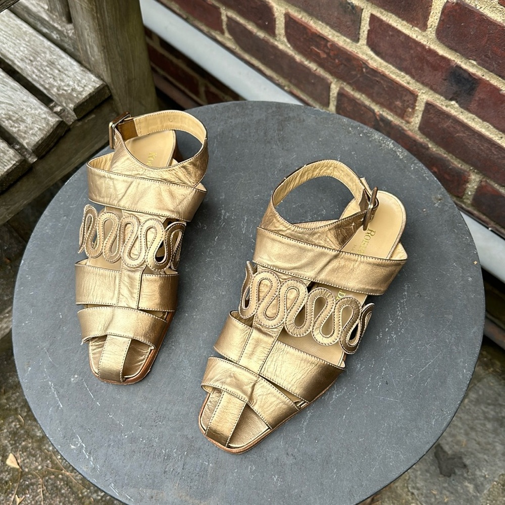 Gold leather open shoes
